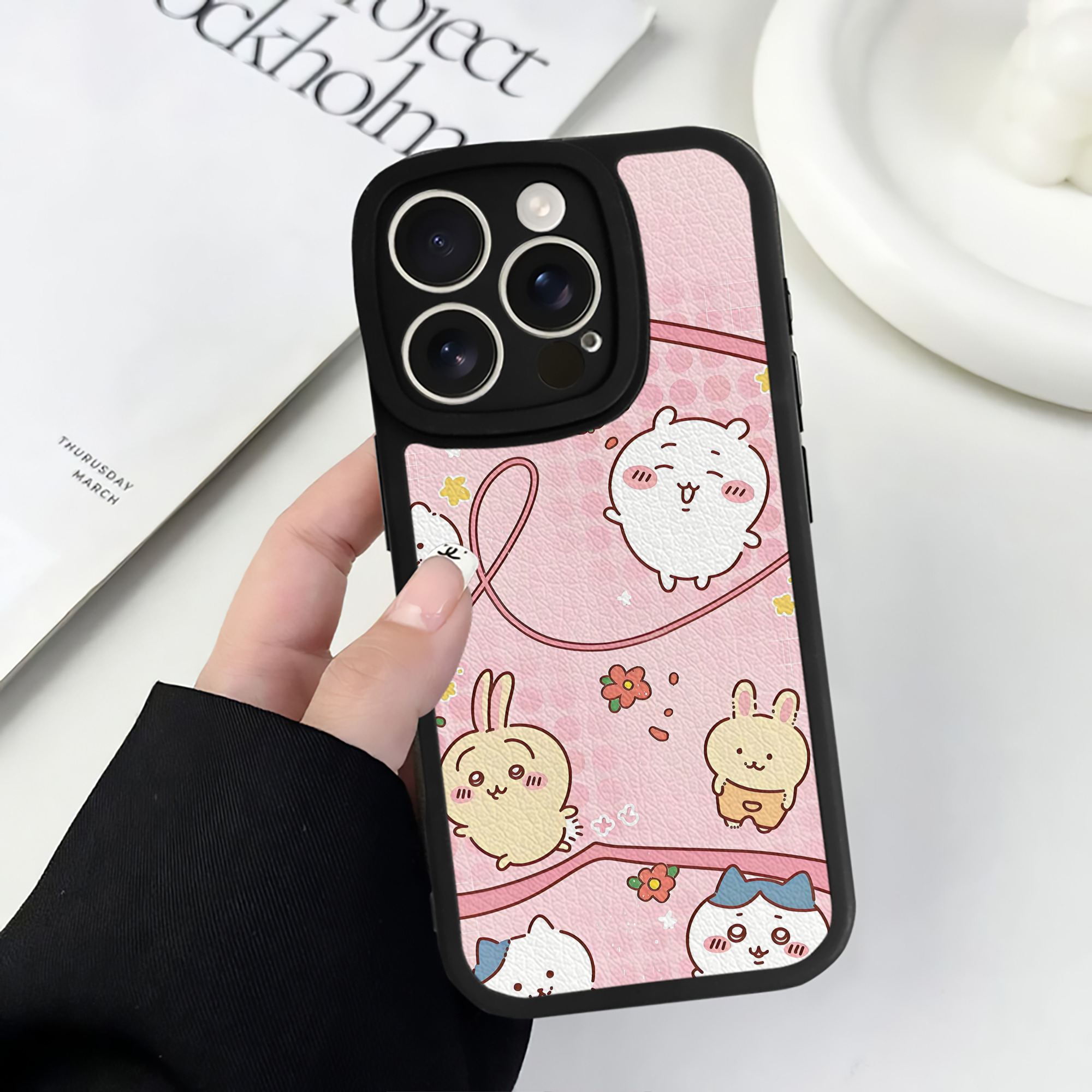 （画像用） ちいかわ Chii-kawa 【iPhone 16シリーズ対応】シリコンスマホケース（レザー調） 材質：シリコン